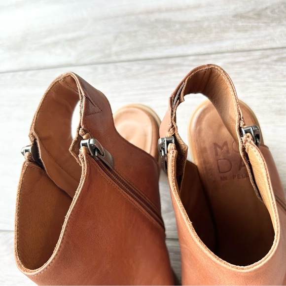 Moda in Pelle Tan Leather Open Toe Double Zippers Cut Out Booties - Picture 13 of 14
